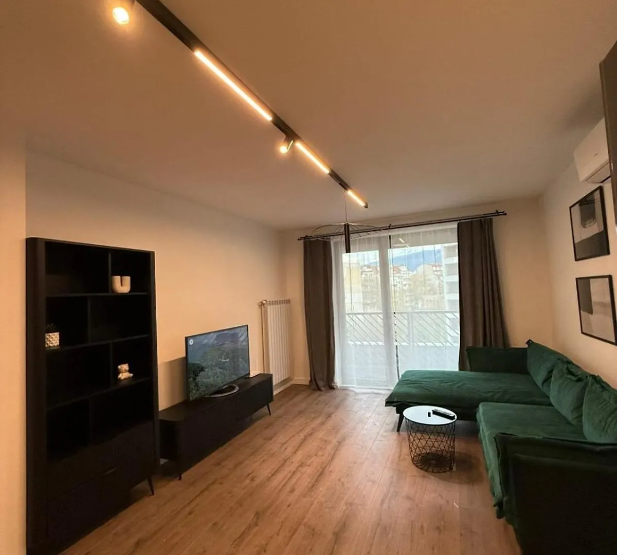 Brand-New 2 Bedroom Apartment In Central Sofia With Free Private Parking