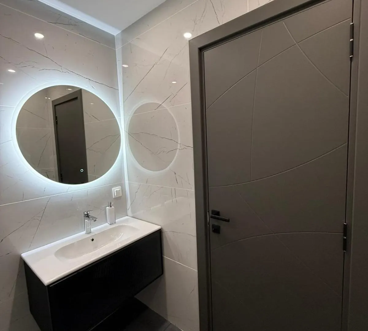Brand-New 2 Bedroom Apartment In Central Sofia With Free Private Parking