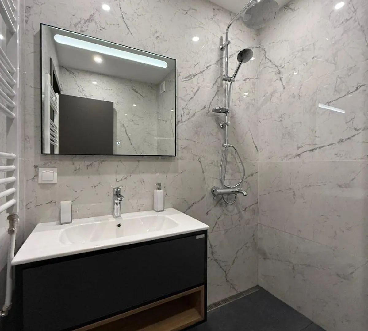 Brand-New 2 Bedroom Apartment In Central Sofia With Free Private Parking 0*,  Bułgaria
